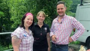 Tanja (li.), Eva und Trödelprofi Andreas BierschockTanja (li.), Eva und TrĂ¶delprofi Andreas Bierschock