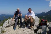 Von links: Werner Schmidbauer trifft Rainer Maria Schießler.