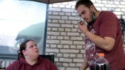 Jasmine (28) hat noch nie gearbeitet; ihr Freund Manuel (24) würde gerne arbeiten.