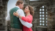 Beim Tangotanzen kommen sich Valentina (Rebecca Immanuel) und Jack (Michael von Au) näher.