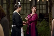 Donna Mullens (Sarah Burns, r.)