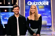 Die KandidatInnen des Teams "Musik": Daniel Grunenberg (l.) und Carolin Niemczyk (r.), beide MusikerInnen des Duos „Glasperlenspiel“.