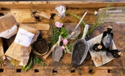 In diesem Gin sind 22 Botanicals enthalten, natürlich Wacholder, aber auch Pfeffer.