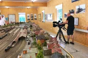 SWR-Kameramann Lorenz Pagés sucht nach der richtigen Perspektive: Motive gibt es in Aalen genug.