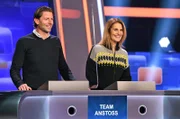 Die Kandidaten des Teams "Anstoss": Der Ex-Profifussballer Roman Weidenfeller (l.) und die Sportjournalistin und Moderatorin Katrin Müller-Hohenstein (r.).