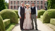 Ottilie (Kristin Suckow) muss sich zwischen Alexander Graf zu Castell-Rüdenhausen (Johannes Zirner, li.) und Philipp von Brand zu Neidstein (Hannes Wegener) entscheiden.