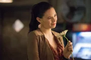 Nia Nal (Nicole Maines)