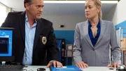 Rebecca Lang (Kristanna Loken) hat sich bereit erklärt Sam Axe (Bruce Campbell) und seinen Kollegen zu helfen. Aber nur unter einer Bedingung...