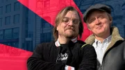 Der Bokelberg kommt zum Propheten! Oder zu unserem Host Pierre M. Krause. Unter dem Eindruck sowjetischer Kolossalstatuen sprechen sie über das wunderschöne Berlin, Trash-Show Erfahrungen und holländische Pornohefte.
