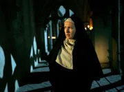 Hildegard von Bingen (Deborah Kaufmann) bangt um ihr Leben. In Kreisen der Kirche gilt sie vielen als Hexe.