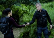 Tristin Mays als Riley Davis, George Eads als Jack Dalton