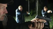 Gefährlicher Hinterhalt: Nils Hammer (Mads Ousdal, li.) jagt mit Kommissar Wisting (Sven Nordin; Mitte) und dem Osloer Kollegen Stiller (Kyrre Hellum, re.) einen Serienmörder.