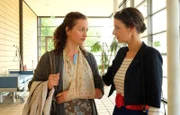 Dr. Maria Weber (Annett Renneberg) hat einen Gospel-Chor im Park gelauscht, als Alma Bachmann (Monika Oschek) plötzlich mit Schwindel zusammenbricht. Alma versucht ihren Zustand herunterzuspielen, doch Maria besteht auf eine Untersuchung in der Sachsenklinik. Almas Arm ist mit Sicherheit gebrochen, doch was ist der Grund für den Schwindel?