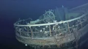 Auf dem Grund des Weddellmeeres in der Antarktis wurde das Wrack der Endurance entdeckt. Geborgen werden darf das Schiff, mit dem Ernest Shackleton die Antarktis durchqueren wollte, jedoch nicht. Der Antarktisvertrag schützt das legendäre Wrack als historische Stätte vor menschlichem Zugriff.