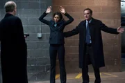L-R: Diana Berrigan (Marsha Thomason) und FBI-Agenten Peter Burke (Tim DeKay)