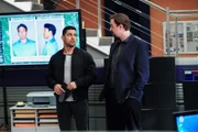 Torres (Wilmer Valderrama, l.); McGee (Sean Murray, r.)