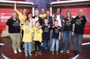 Hinten v. li.: Stephanie Simon, Hendrike Brenninkmeyer, Alice Hoffmann, Guido Cantz, Udo Sofian, Dennis Wilms, Christoph Sontag, Melanie Steigner, Klaus Toni Kohl; vorne v. li.: Alexey Hannes Leimann, Alessia Steigner, Tyler Weissmann, Colin Simon.