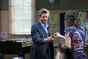Patrick Jane (Simon Baker, l.) und seine Kollegen ...