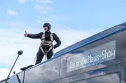Nur was für Profis: Stuntman Marcel Stefanski ist startklar und gibt das Zeichen zur Abfahrt.
