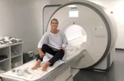 Volkskrankheit „Rücken“: Mit Hilfe modernster bildgebender Verfahren wie der Magnetresonanztomographie (MRT) wird nach den Ursachen gesucht.