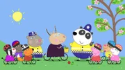 Die Kinder und Madame Gazelle (m.) sollen den Berg herunterfahren und vor dem Polizisten bremsen.