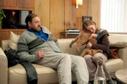 Jochens (Charly Hübner) Partnerin Tini (Lisa Hagmeister) hat sich als Therapeutin auf die Psyche von Hunden spezialisiert.