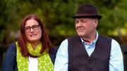 Sarah wurde eine Stelle als Schwimmlehrerin in Limerick, Irland, angeboten. Mit ihrem Freund Mark im Gepäck zieht das Paar um. Doch mit einem Budget von 1.400 US-Dollar im Monat kommen die beiden bei der Haussuche in Irland nicht weit. Die Jagd ist eröffnet!