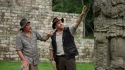 Josh Gates (r.) und Bill Homann untersuchen die Architektur der Maya.