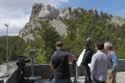 Mount Rushmore ist ein beliebtes Fotomotiv, doch nur wenige kennen die Geschichte hinter den vier in Stein gemeißelten Präsidenten-Köpfen ...