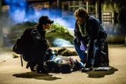 Merri (Zoe McLellan, l.) und Wade (CCH Pounder, r.) bei den Ermittlungen in ihrem neusten Fall ...