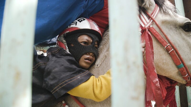 Riders of Destiny – Das harte Schicksal von Kinderjockeys / Indonesiens kleine Reiter (D, 2017)