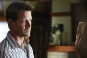Geraten aneinander: Mike (James Denton, l.) und Katherine (Dana Delany, r.) ...