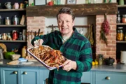 Jamie Oliver mit einem frisch zubereiteten Pull Pork.