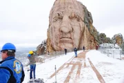 Um das erstaunliche Monument Mount Rushmore, in dem vier riesige Gesichter von amerikanischen Präsidenten zu sehen sind, ranken sich einige Geheimnisse.