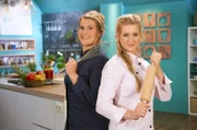 In einer offenen, gemütlichen Wohnküche zeigen Deutschlands jüngste Sterneköchin Julia Komp (l) aus Overath und Back- und Konditormeisterin Marie-Thérèse Simon aus Löhne ihre besten Rezepte in der unterhaltsamen Koch- und Back-Sendung.
