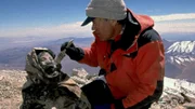 Dr. Johan Reinhard untersucht die Mumie La Doncella (Die Jungfrau). (2023 MOORLEICHEN STAFFEL 1 INKL.)