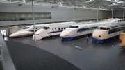 Vor allem sein schlankes Design und geringes Gewicht tragen zur Schnelligkeit des Tokaido Shikansen bei.