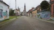 Belgiens Geisterstadt Doel sollte dem Antwerpener Industriehafen weichen. Doch nach 50 Jahren Kampf der Einwohner gab es ein Happy-End.