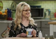 Bernadette (Melissa Rauch) und Amy beschäftigen sich mit einem neuen Projekt ...
