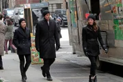 L-R: Samantha Shaw (Sarah Shahi), Reese (Jim Caviezel) und Root (Amy Acker)