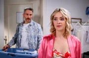 Greta (Laura Osswald, vorne) und Miro (Pablo Sprungala, hinten) erleben einen wehmütigen Moment.
