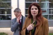 Vera Bader (Claudia Wenzel) muss mit Rolf Kaminski (Udo Schenk) reden. Es geht einfach nicht, dass er sich in ihre Wohnung schleicht. Doch Kaminski macht Vera klar, dass sie nicht mehr lange allein bleiben kann. Ihre Demenz wird fortschreiten.