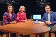Sternstunde Philosophie Zukunft mit KI - Was bleibt vom Menschsein übrig? Léa Steinacker, Sozialwissenschaftlerin und Unternehmerin, Miriam Meckel, Kommunikationswissenschaftlerin und Unternehmerin und Moderator Yves Bossart.