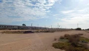 Zwischenstopp „in the middle of nowhere“: Der Ort Cook liegt an einem über 400 Kilometer langen schnurgeraden Gleisabschnitt durch das Outback und hat zwei Einwohner.