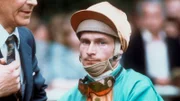 Der erfolgreiche Kölner Jockey Harro Remmert hatte einen folgenschweren Reitunfall.