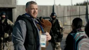 Charlie (Russell Tovey) versucht mit Baby Hope nach Norwegen einzureisen.