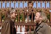 Mathias Blaschek (Manuel Rubey) wird nach acht Jahren aus der Haft entlassen. Soko-Mitglied Nowak (Gregor Seberg) holt ihn ab. Blaschek hatte beim Prozess eisern geschwiegen, obwohl sein Bruder bei diesem Überfall von einem der Mittäter erschossen wurde.