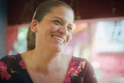 Fromme Törtchen – Zwischen Teig & Tradition Staffel 2 Backen karibisch-vegan mit Aris Guzman. Aris Guzman ist Pionierin der vegan-karibischen Küche.