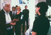 Dr. Mark Sloan (Dick Van Dyke, l.)
