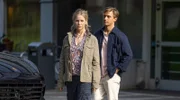 Die Therapeutin My (Sofia Helin) leiht ihrem Stiefsohn Lukas (Linton Calmroth) ihr Cabrio.